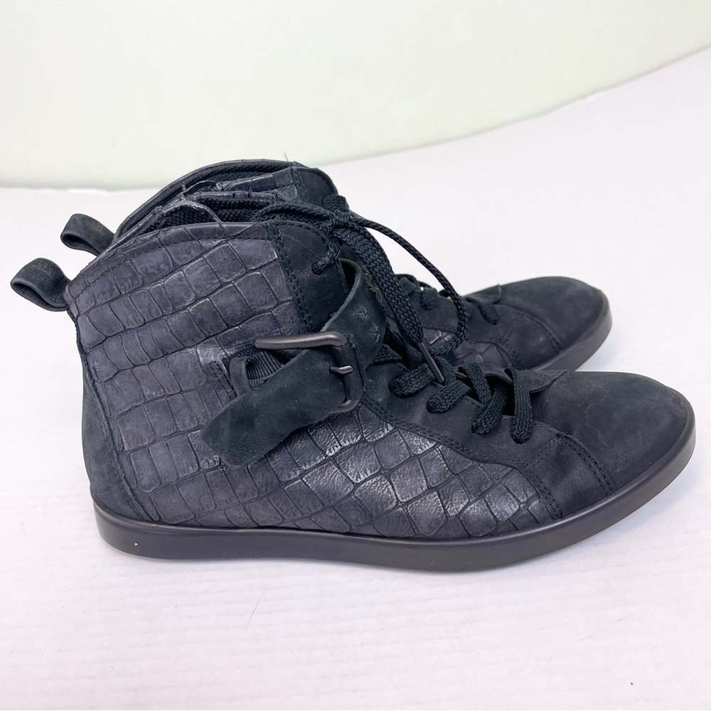 Ecco Leather Sneakers High Tops Black size 39 with decorative studs